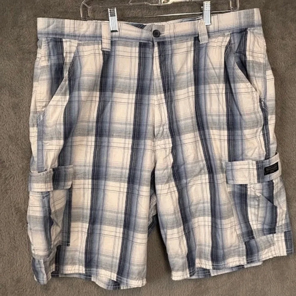 Wrangler Mens Blue White Plaid Cargo Shorts Size 38 Cotton 60CMW4D Relaxed Fit